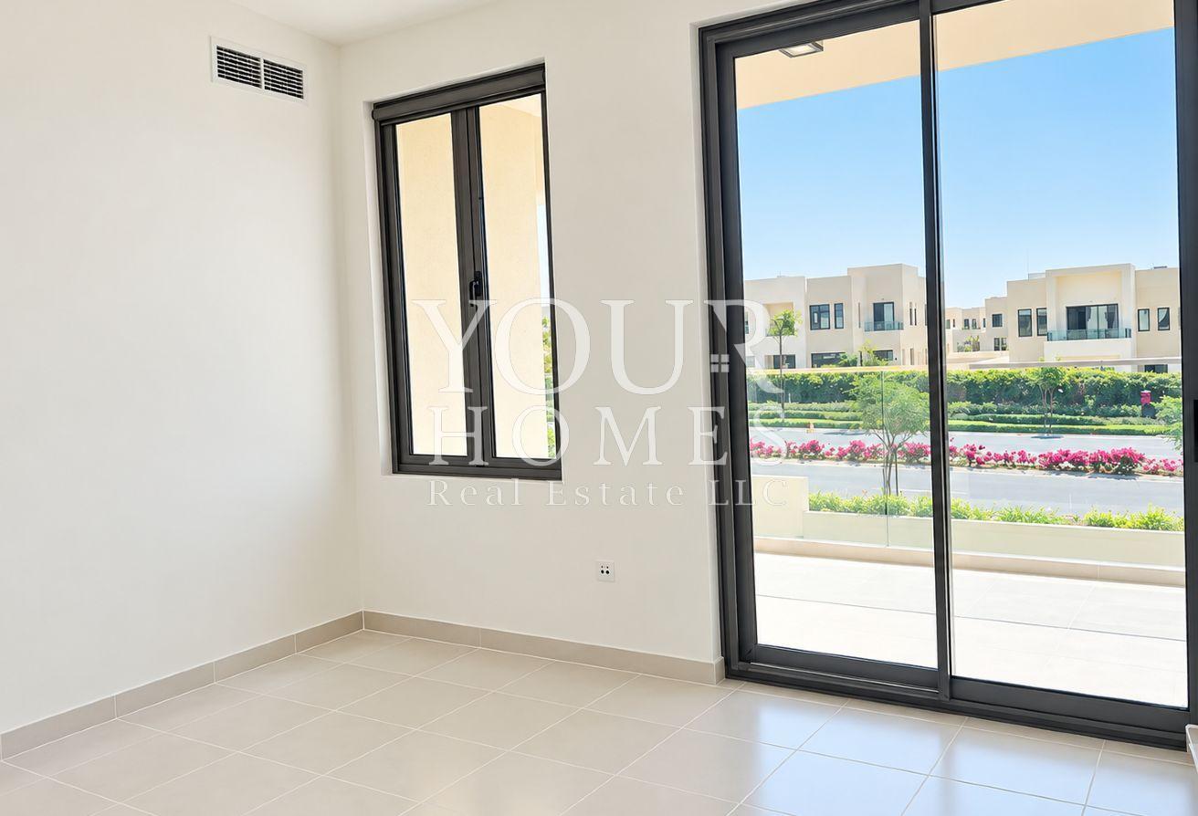 Spacious Town House } Single Row } Mira Oasis2 photo 4