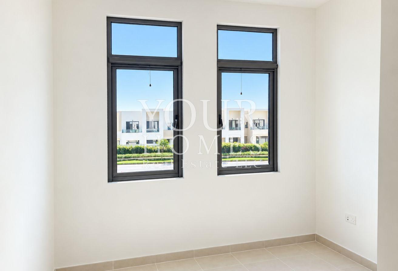 Spacious Town House } Single Row } Mira Oasis2 photo 5