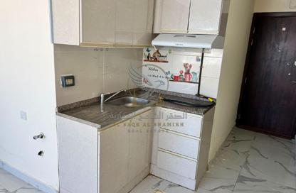 Apartment - Studio - 1 Bathroom for rent in Al Butina 9 Building - Al Butina - Sharjah