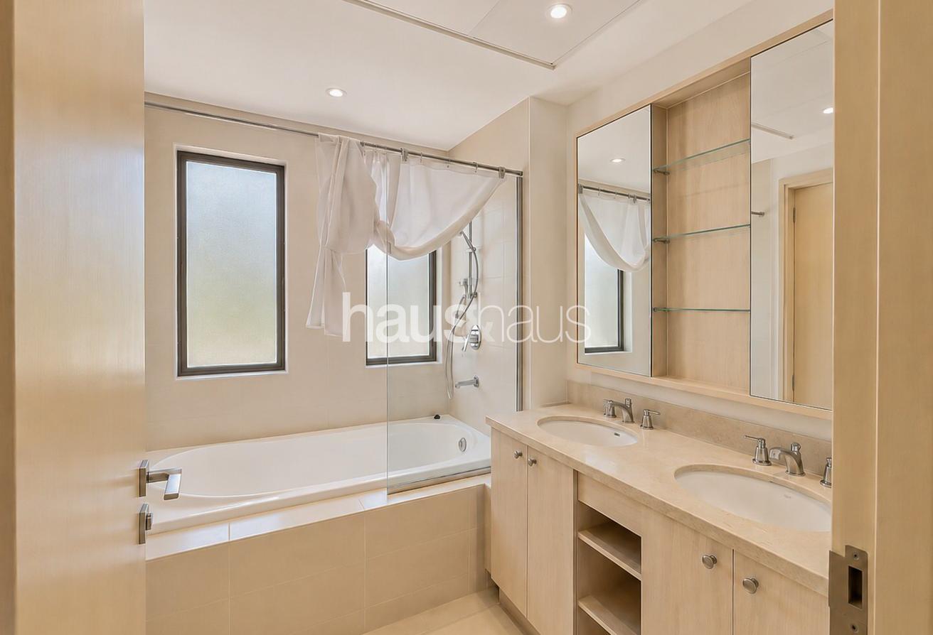 Single row | Huge Plot | Premium Family Living photo 6