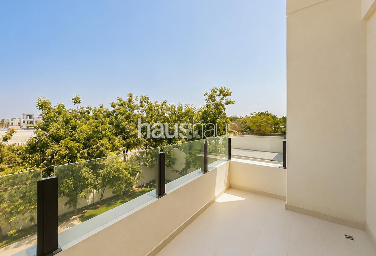 Single row | Huge Plot | Premium Family Living photo 7