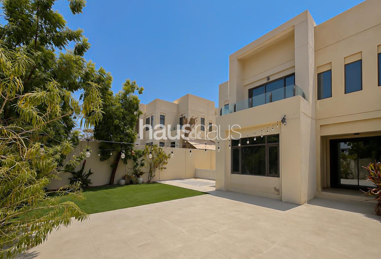 Single row | Huge Plot | Premium Family Living photo 15