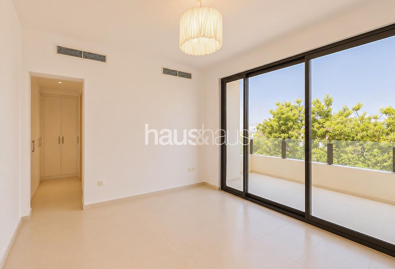 Single row | Huge Plot | Premium Family Living photo 5