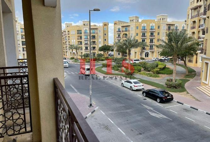 WELL MAINTAINED, STRIGHT LAYOUT, AVAILABLE 1ST DEC