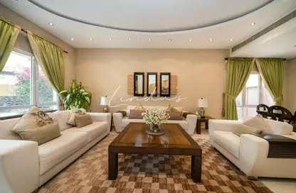 Villa - 5 Bedrooms - 4 Bathrooms for rent in Meadows 2 - Meadows - Dubai