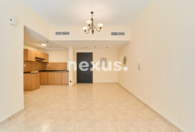 1 BD | SPACIOUS | VACANT | UPGRADED photo 3