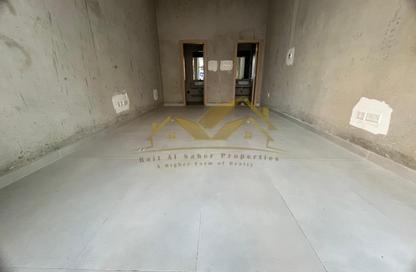 Shop - Studio - 1 Bathroom for rent in Jumeirah Garden City - Al Satwa - Dubai