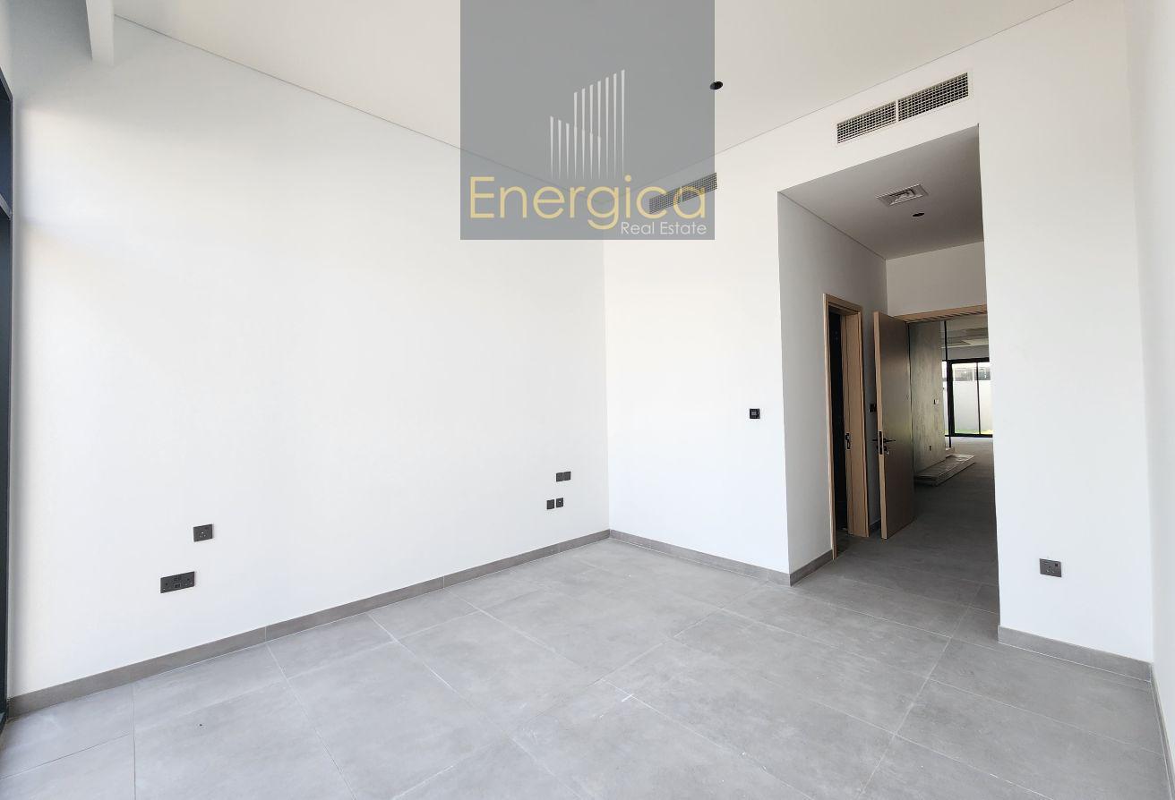 Contemporary 4BR Villa| Brand New | Private Garde photo 13