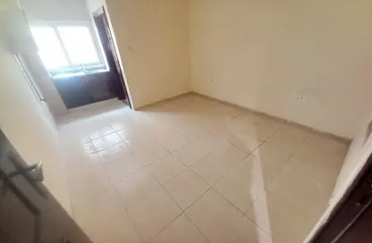 شقة - 1 حمام للايجار في طريق فاير ستاشن - مويلح - الشارقة