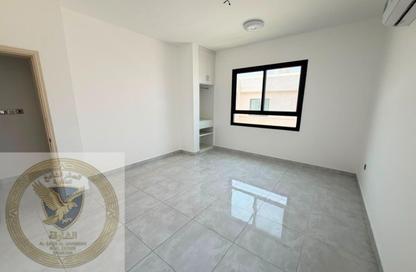 Villa - 4 Bedrooms - 5 Bathrooms for rent in Al Falaj - Al Riqqa - Sharjah