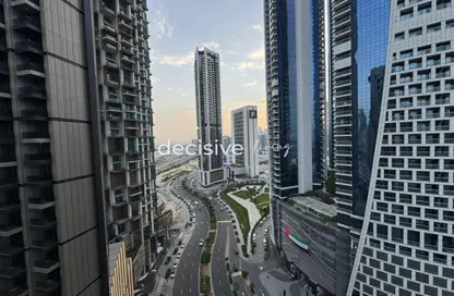 شقة - غرفة نوم - 2 حمامات للبيع في برج سينشري - الخليج التجاري - دبي