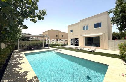 Villa - 4 Bedrooms - 5 Bathrooms for sale in Meadows 9 - Meadows - Dubai