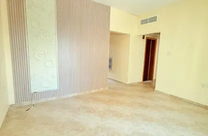 شقة - غرفة نوم - 2 حمامات للايجار في ميجا مول - القاسمية - الشارقة