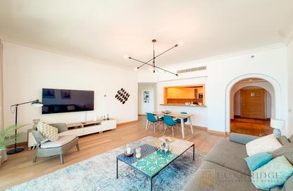 Apartment - 2 Bedrooms - 4 Bathrooms for rent in Al Nabat - Shoreline Apartments - Palm Jumeirah - Dubai