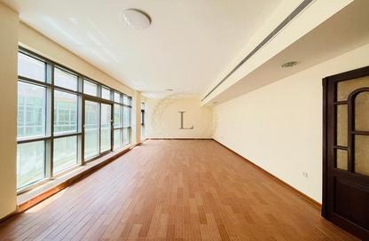 شقة - 3 غرف نوم - 3 حمامات للايجار في حي قيصيدة - المقاطعة المركزية - العين