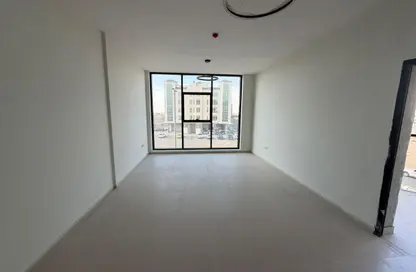 شقة - 3 غرف نوم - 3 حمامات للايجار في تلال ألتاي - السيوح - الشارقة