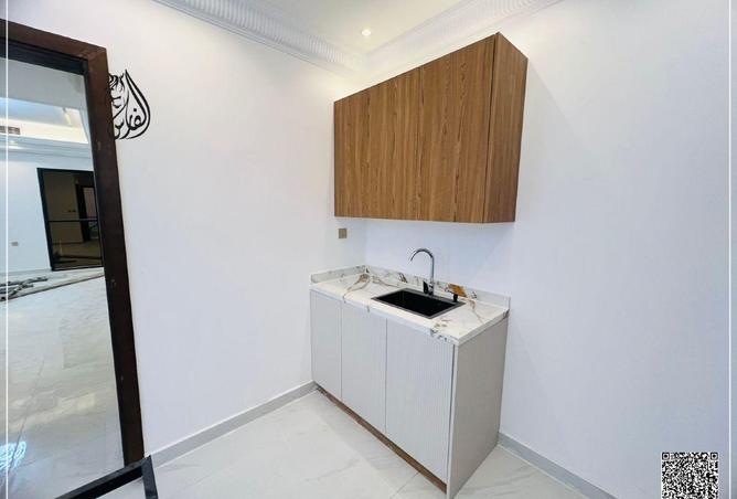 100842098 - Property Image 2