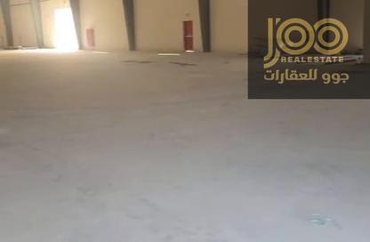 مستودع - استوديو - 2 للايجار في أم الثعوب - أم القيوين