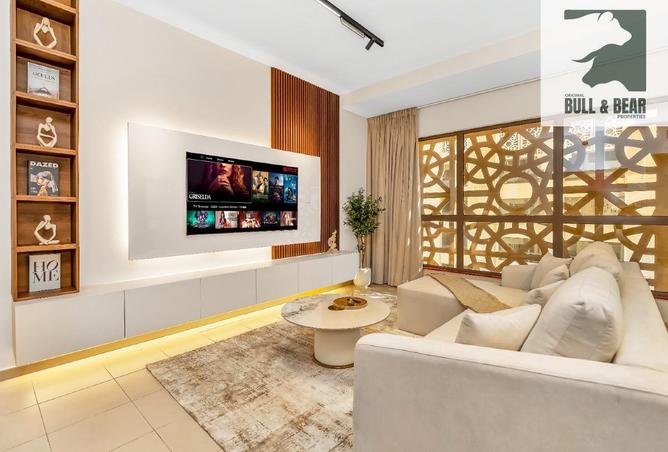 Waterfront Investment | Fully Upgraded |High Floor