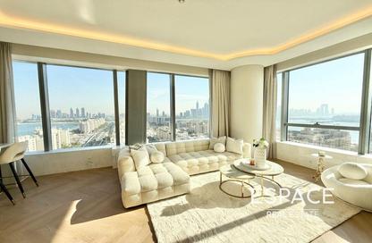Apartment - 1 Bedroom - 2 Bathrooms for sale in The Palm Tower - Palm Jumeirah - Dubai
