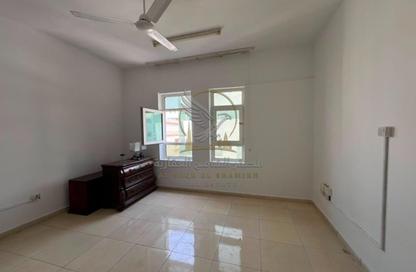 Apartment - Studio - 1 Bathroom for rent in Al Qulaya'ah - Al Sharq - Sharjah
