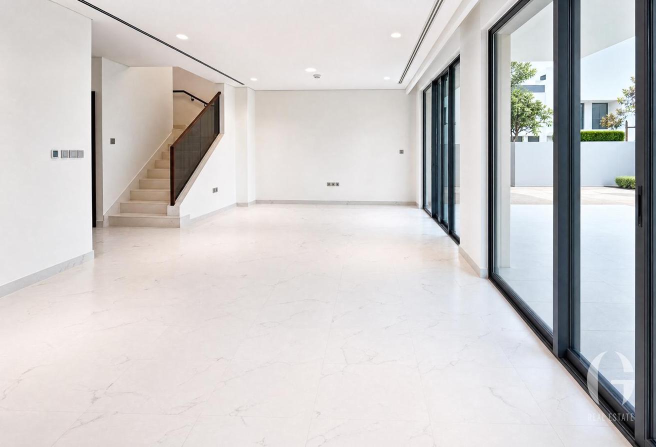5BR | Park Backing | Prime Location | Luxurious photo 4