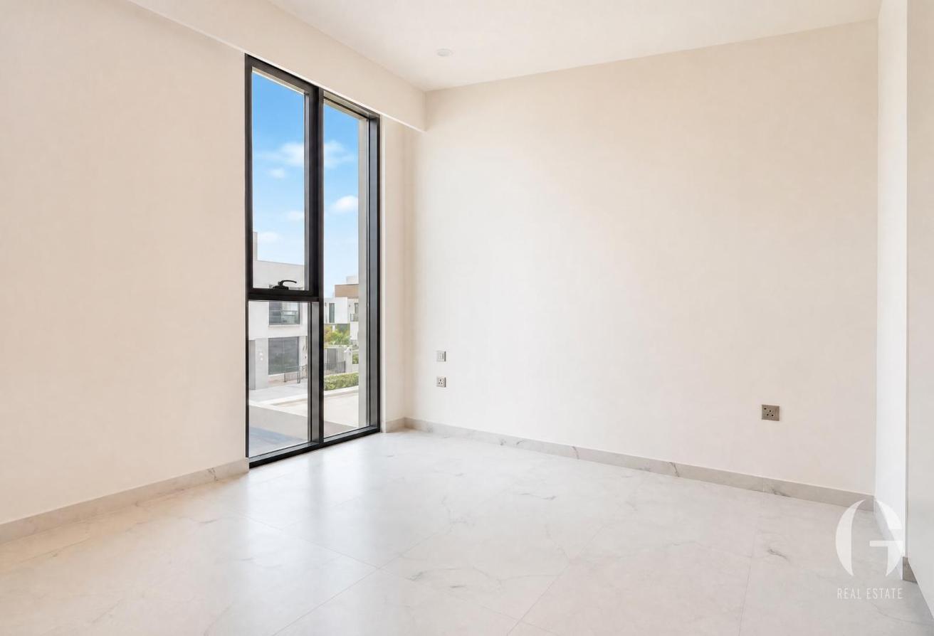 5BR | Park Backing | Prime Location | Luxurious photo 28