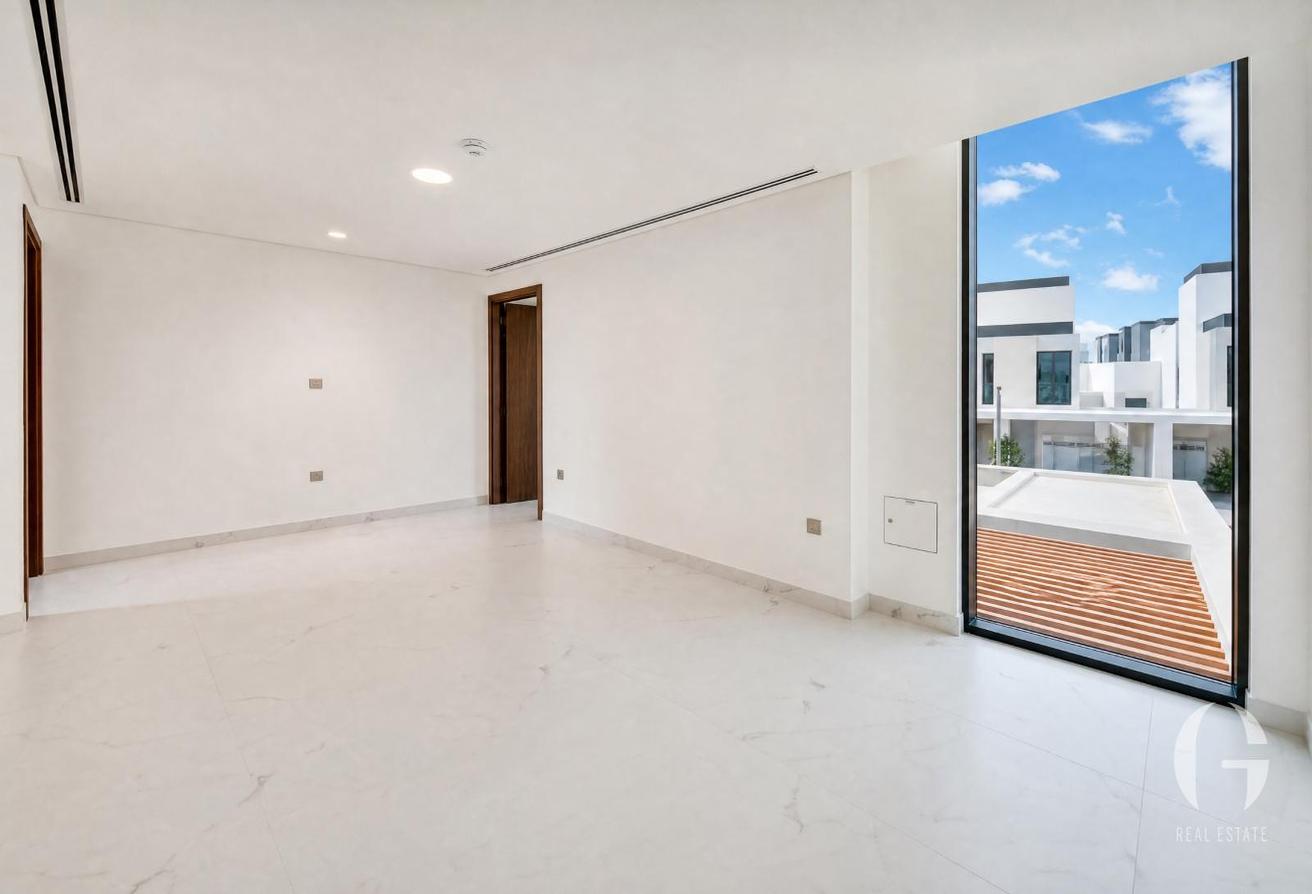 5BR | Park Backing | Prime Location | Luxurious photo 12