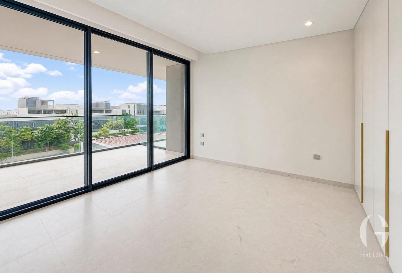5BR | Park Backing | Prime Location | Luxurious photo 13