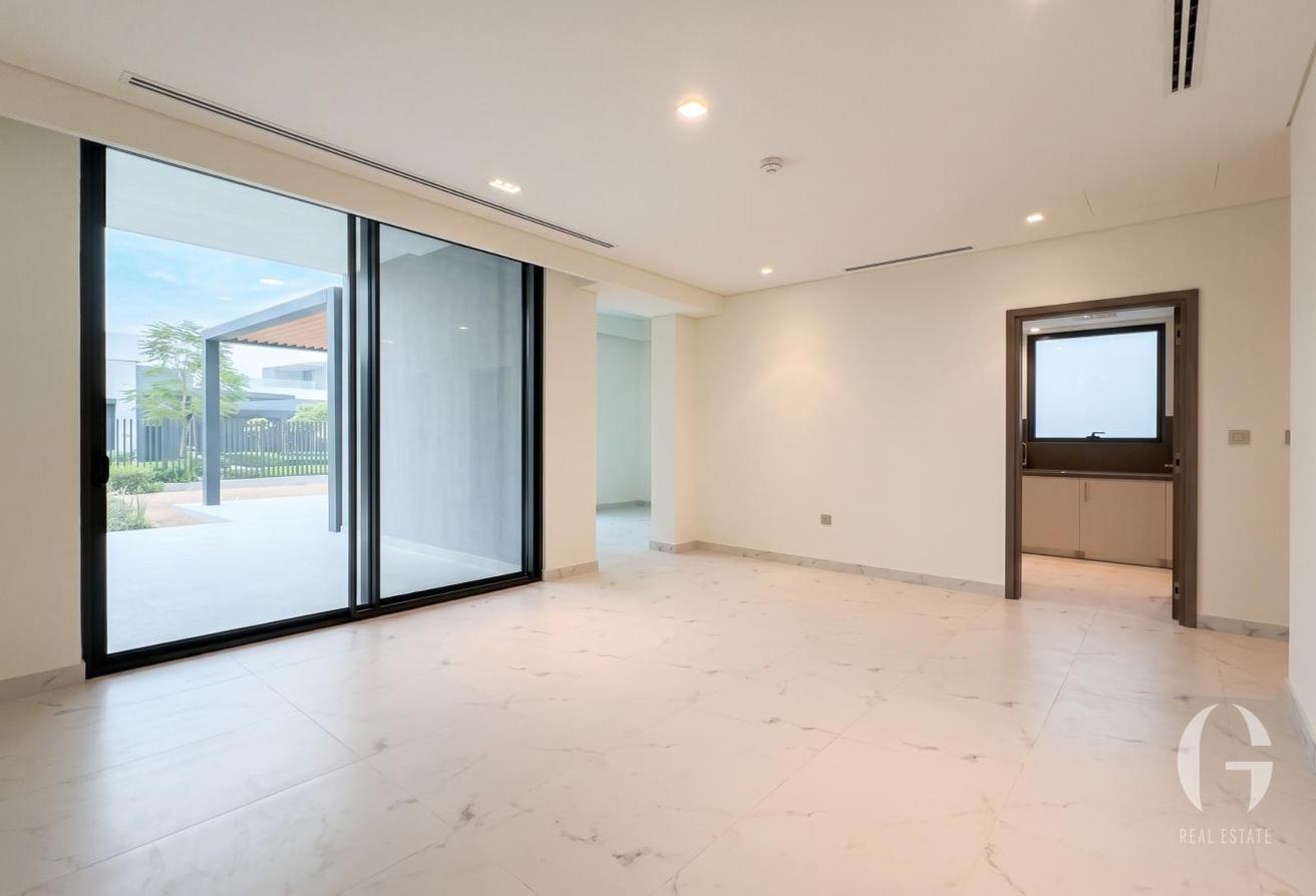 5BR | Park Backing | Prime Location | Luxurious photo 5