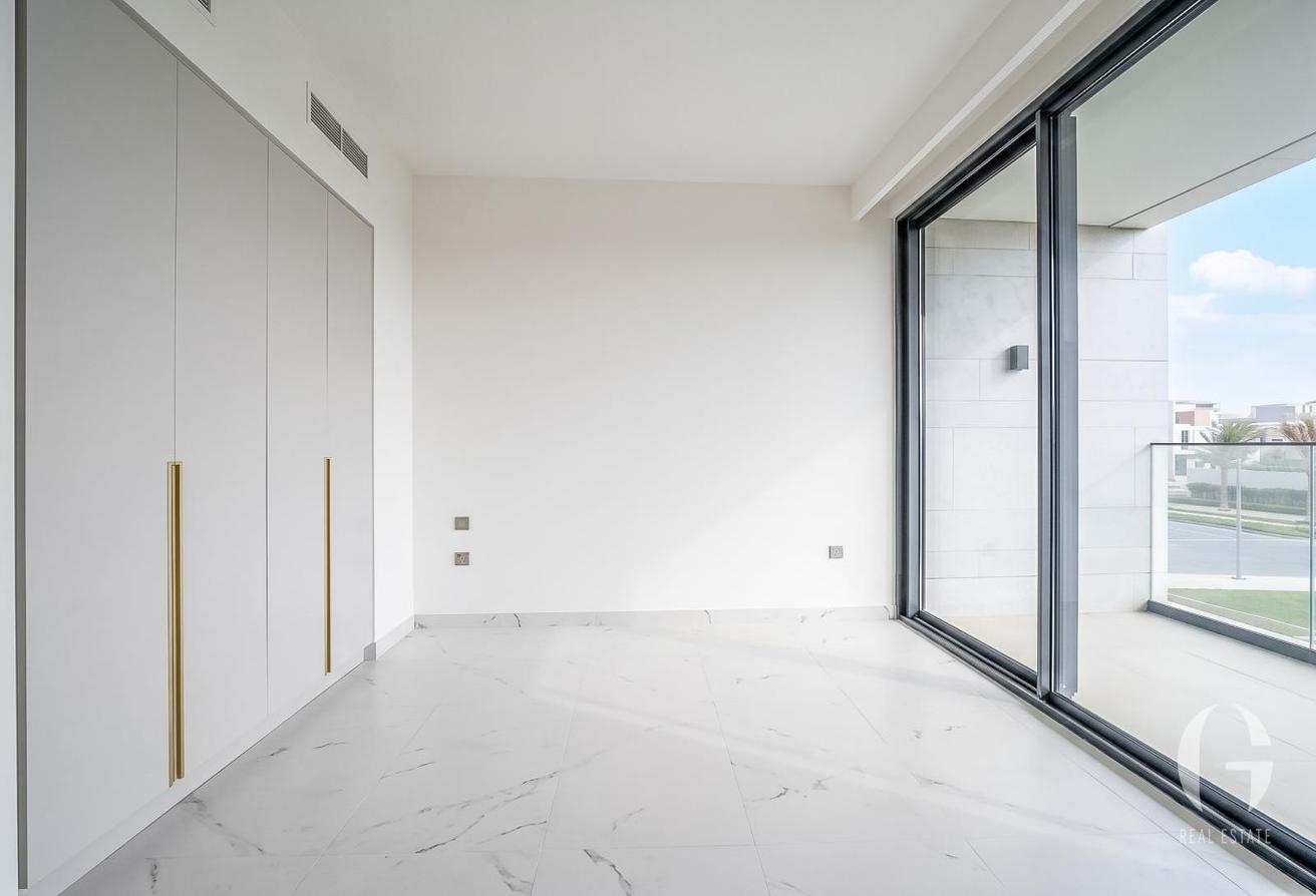 5BR | Park Backing | Prime Location | Luxurious photo 10