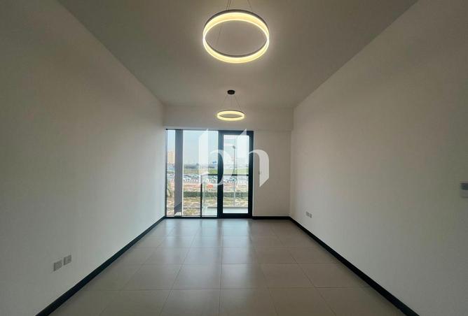 1BR | Partially Furnished | Mid Floor photo 3