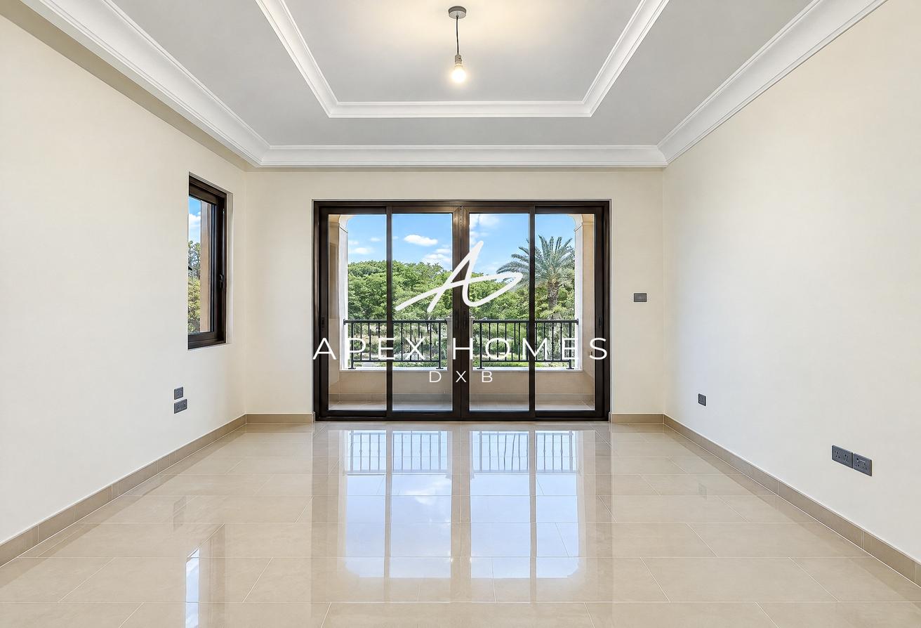 Huge Corner Plot | Single Row | Vacant photo 18