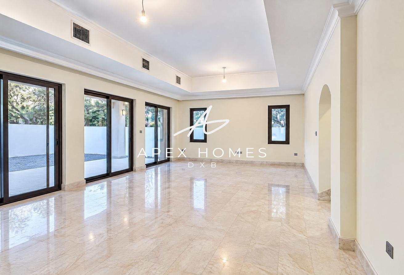 Huge Corner Plot | Single Row | Vacant photo 8