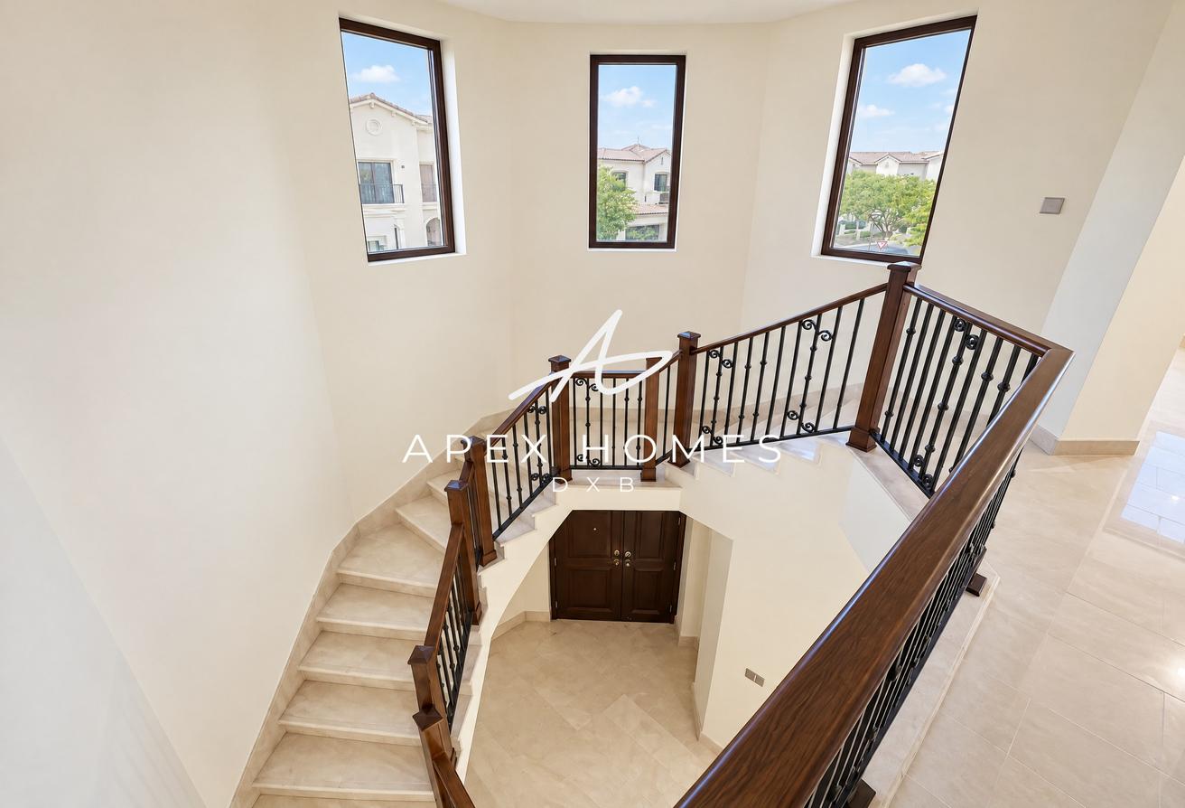 Huge Corner Plot | Single Row | Vacant photo 15