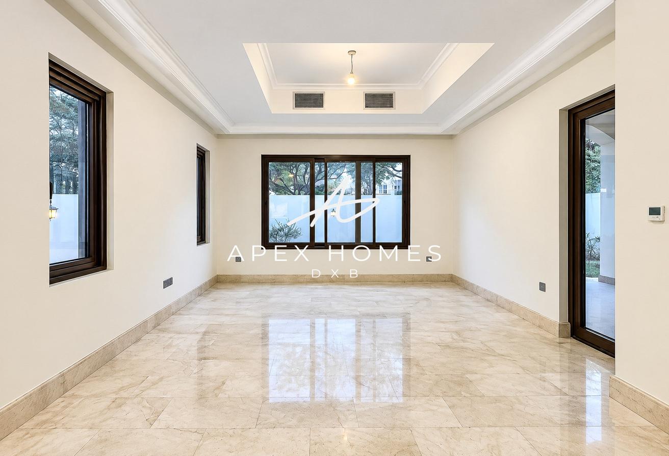 Huge Corner Plot | Single Row | Vacant photo 10