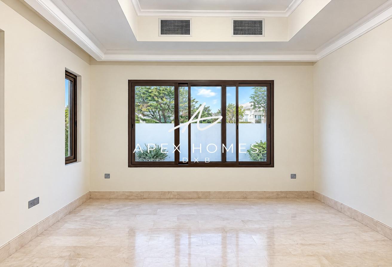 Huge Corner Plot | Single Row | Vacant photo 11