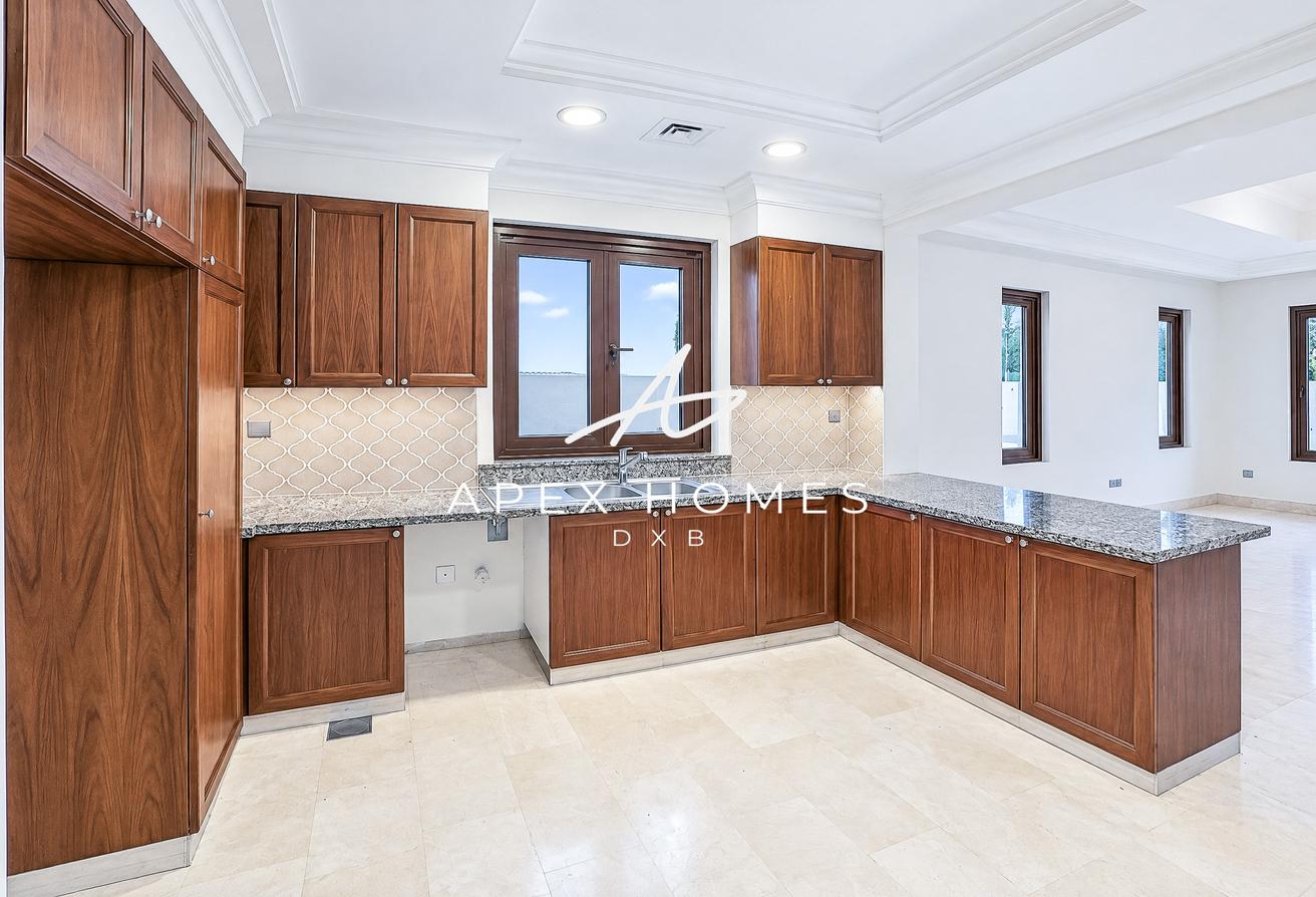 Huge Corner Plot | Single Row | Vacant photo 24