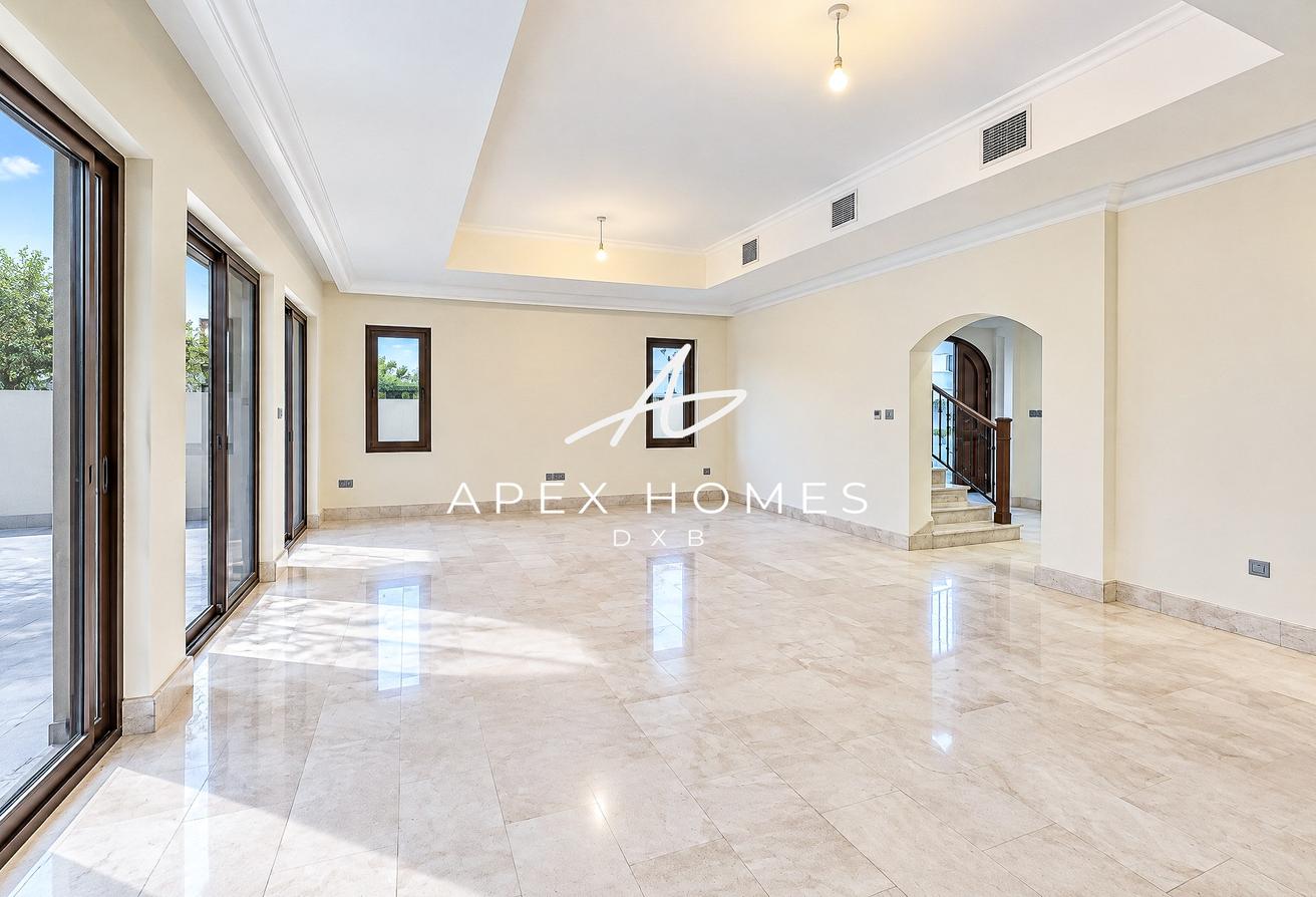 Huge Corner Plot | Single Row | Vacant photo 6