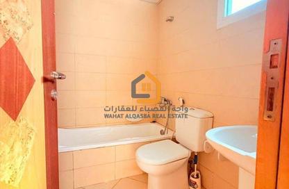 Apartment - Studio - 1 Bathroom for rent in Al Qulaya'ah - Al Sharq - Sharjah