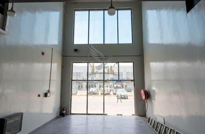 Shop - Studio - 1 Bathroom for rent in Industrial Building 13 - Industrial Area 13 - Sharjah Industrial Area - Sharjah