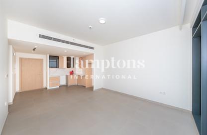 Apartment - 2 - 2 for sale in Golf Heights - The Views - Dubai