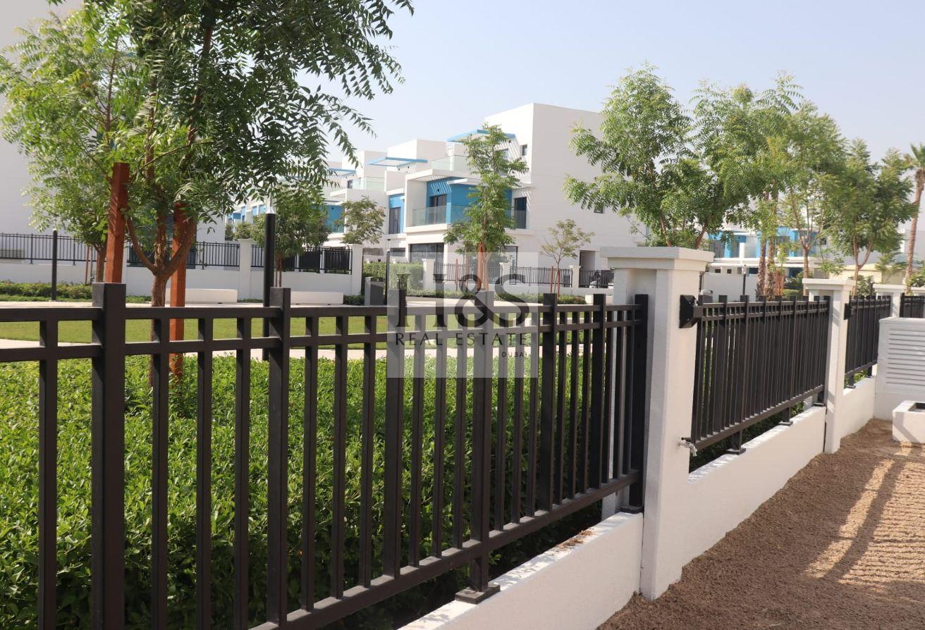 Single Row | Park Facing | Biggest Plot photo 19