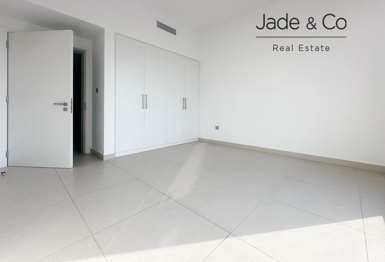 Community Expert | Available Now | Prime Location photo 11