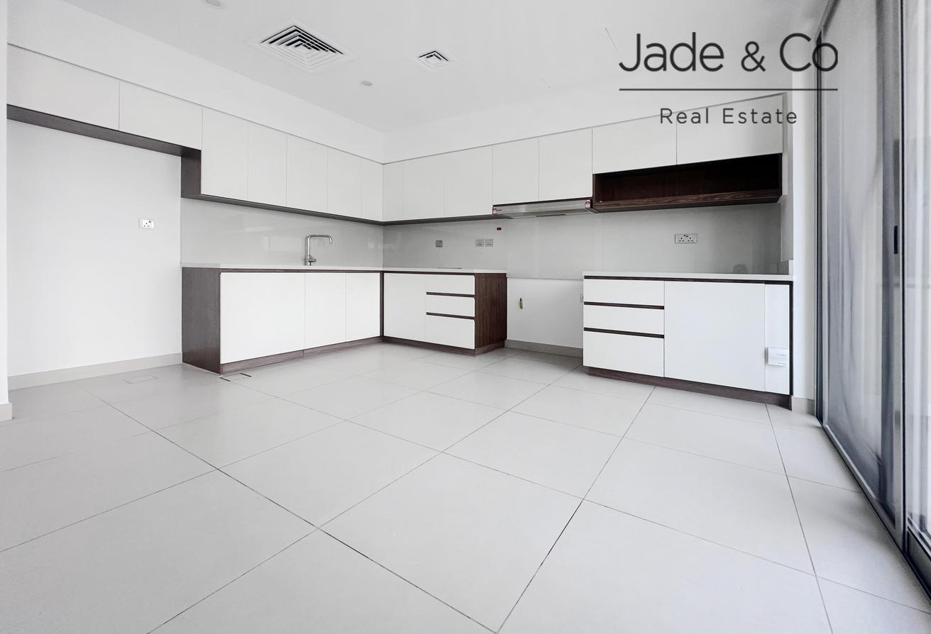 Community Expert | Available Now | Prime Location photo 4