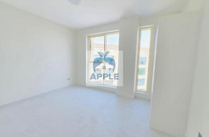 Apartment - 3 Bedrooms - 4 Bathrooms for rent in Muwaileh Commercial - Sharjah