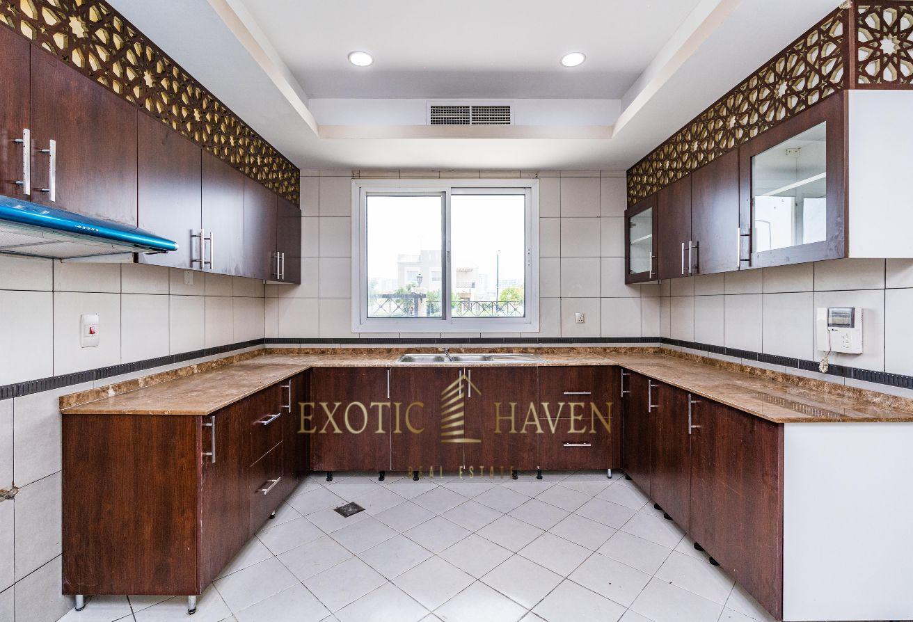 Spacious Plot | Contemporary | Well Maintained photo 11