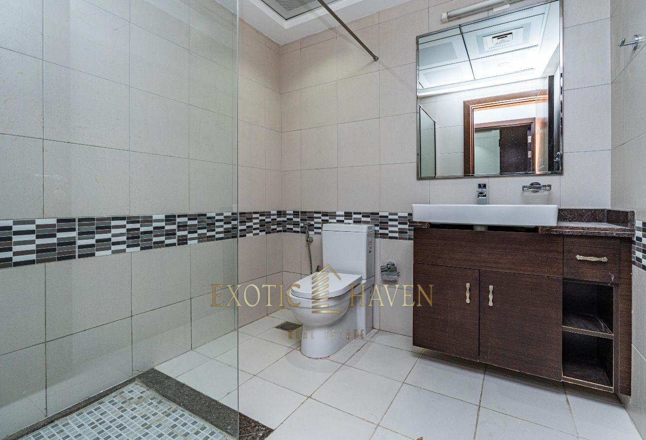 Spacious Plot | Contemporary | Well Maintained photo 24