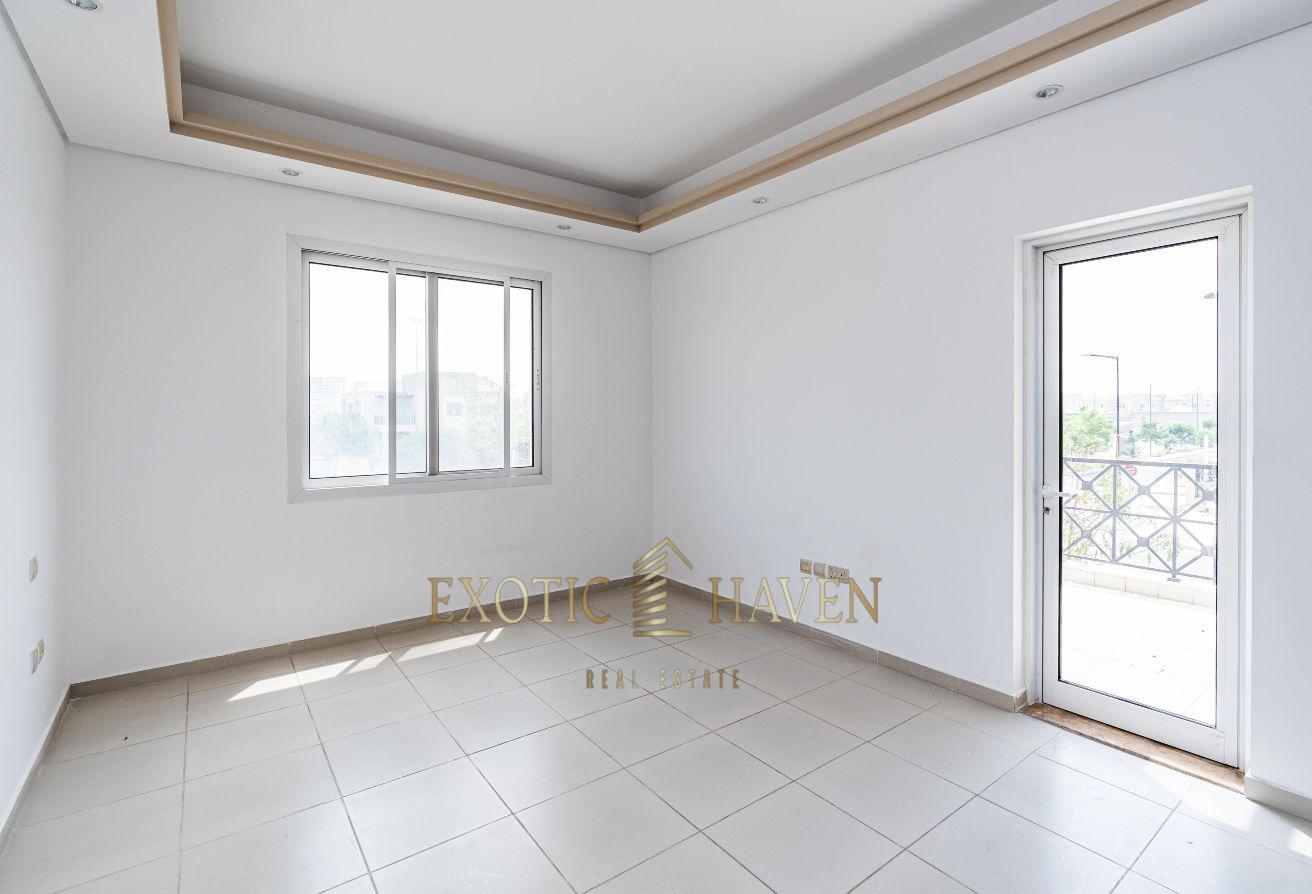 Spacious Plot | Contemporary | Well Maintained photo 25