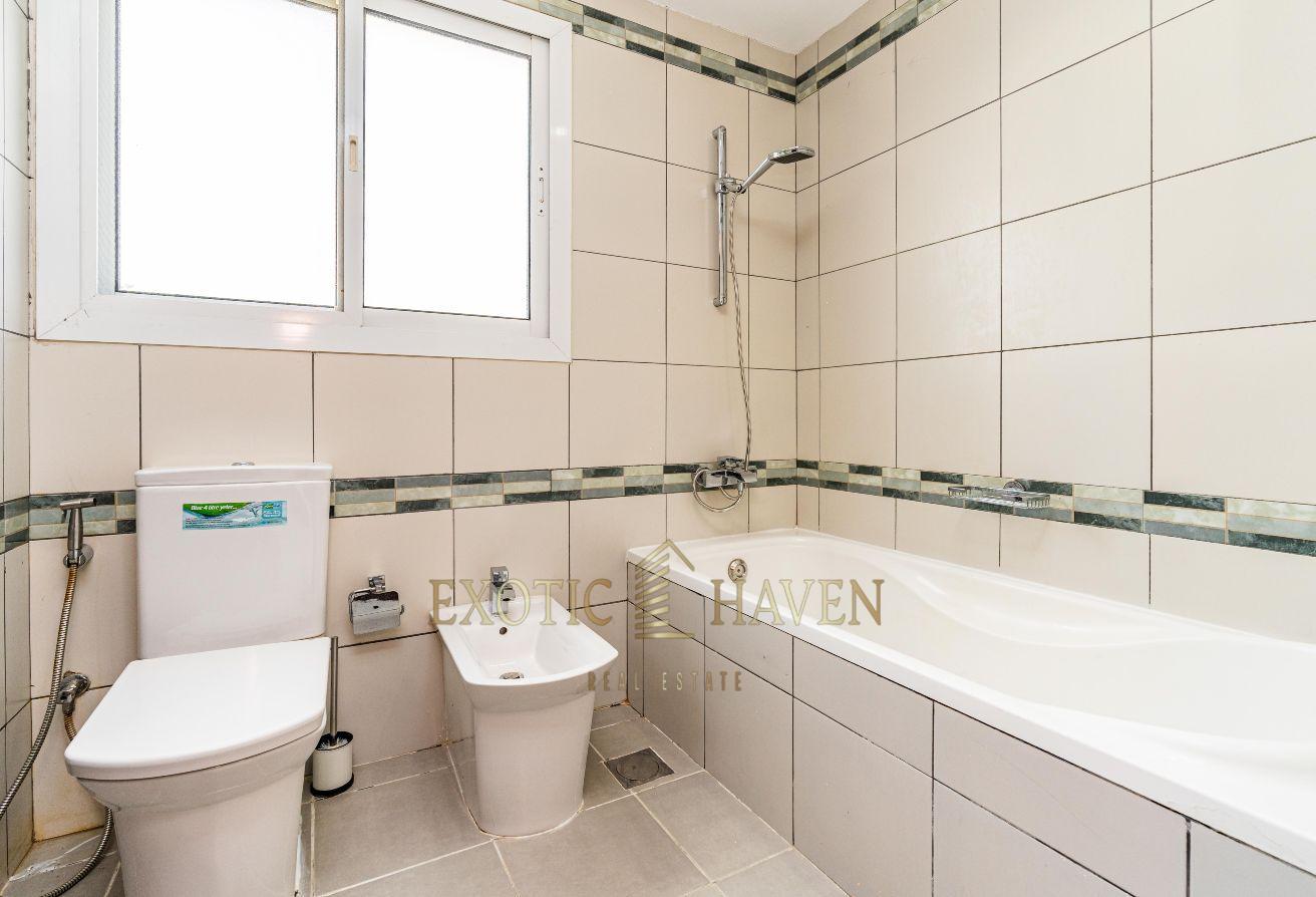 Spacious Plot | Contemporary | Well Maintained photo 22